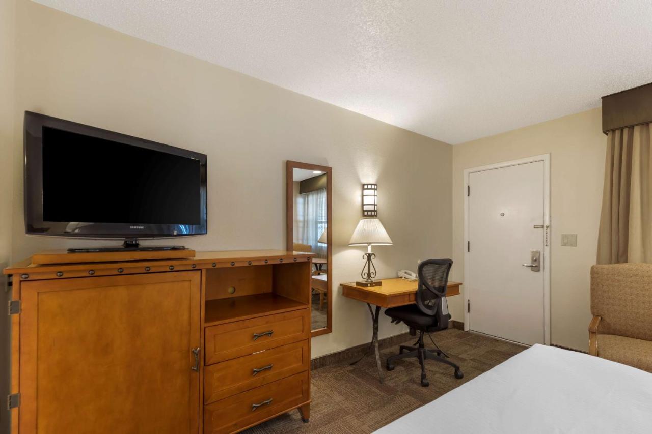 Best Western Pioneer Lusk Exterior photo